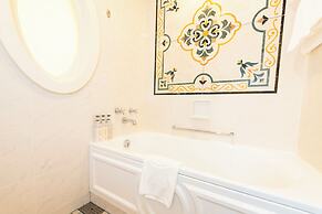 Tokyo Disneyland Hotel