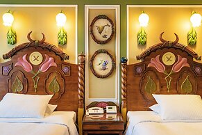 Tokyo Disneyland Hotel