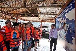 Halong Royal Palace Cruise
