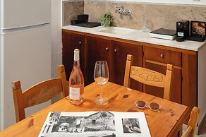 Thelesi Apartments