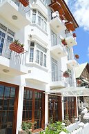 Royal Hills