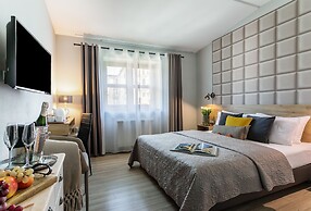 Art & Garden Residence