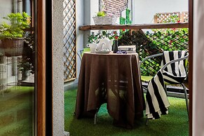 Art & Garden Residence