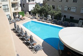 Club Karakas Apart