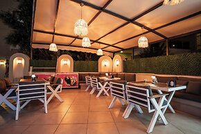 Club Karakas Apart