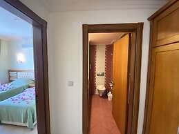 Club Karakas Apart