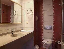 Club Karakas Apart