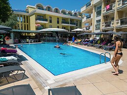 Club Karakas Apart