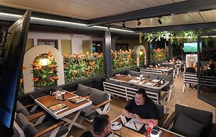 Club Karakas Apart