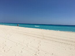 Cancun Plaza Condo Mexico