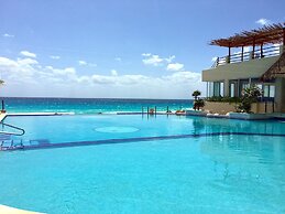 Cancun Plaza Condo Mexico