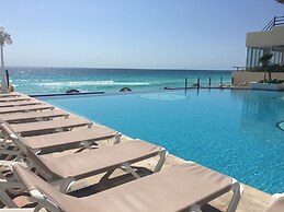 Cancun Plaza Condo Mexico