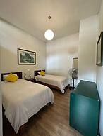 Flying Dog Backpackers Hostel