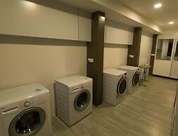 Clover Suites Royal Lake Yangon