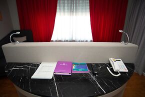 Bougainville Bay Hotel