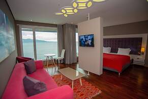 Bougainville Bay Hotel