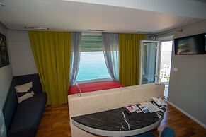 Bougainville Bay Hotel