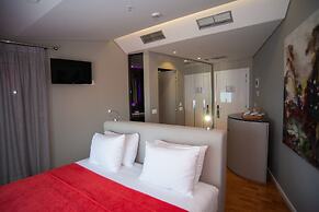 Bougainville Bay Hotel