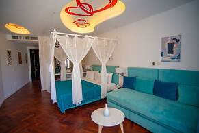 Bougainville Bay Hotel