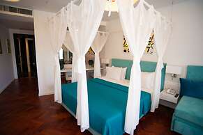 Bougainville Bay Hotel