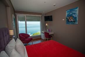 Bougainville Bay Hotel