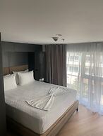 Bougainville Bay Hotel