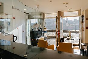 Happy Porto Hostel & Apartments