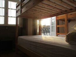Happy Porto Hostel & Apartments