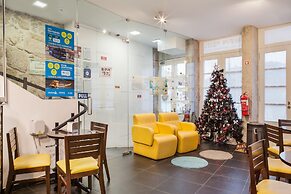 Happy Porto Hostel & Apartments