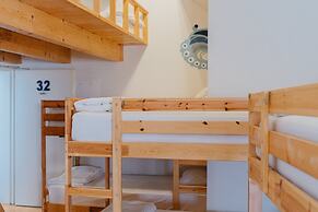Happy Porto Hostel & Apartments