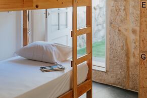 Happy Porto Hostel & Apartments
