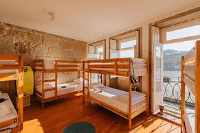 Happy Porto Hostel & Apartments