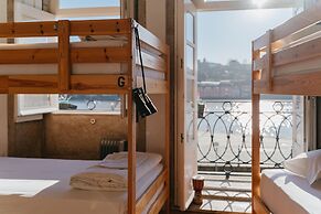 Happy Porto Hostel & Apartments