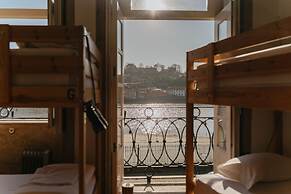Happy Porto Hostel & Apartments
