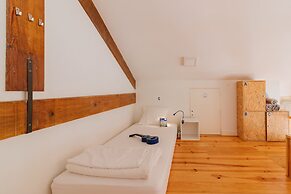Happy Porto Hostel & Apartments