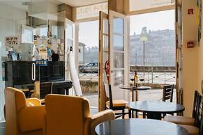 Happy Porto Hostel & Apartments