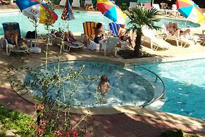 Estreya Palace & Residence