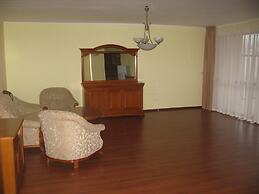 Estreya Palace & Residence