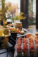 Oasia Hotel Downtown Singapore by Far East Hospitality