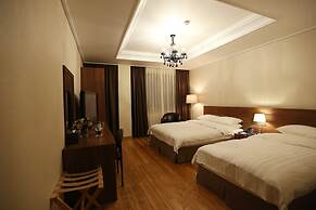 Palgong Emillia Hotel