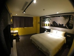 Central Hotel