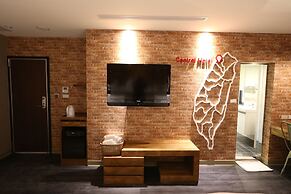 Central Hotel