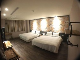 Central Hotel