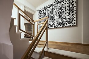 Plaka's Villa with Breathtaking Acropolis View