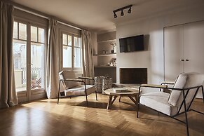 Plaka's Villa with Breathtaking Acropolis View