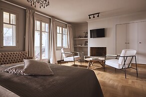 Plaka's Villa with Breathtaking Acropolis View