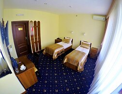 Victoria Hotel