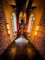 Le Magic Hall
