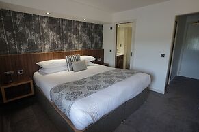 Damon's Hotel