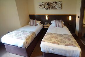 Damon's Hotel